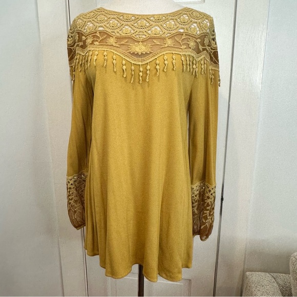 XCVI‎ CROCHET YELLOW GOLD MUSTARD LONG SLEEVE SHEER TUNIC TOP W TASSLES SZ LARGE - Picture 1 of 5
